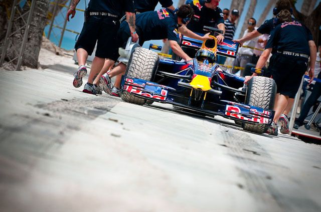 Red Bull Racing – Formula 1 en la playa CapCana