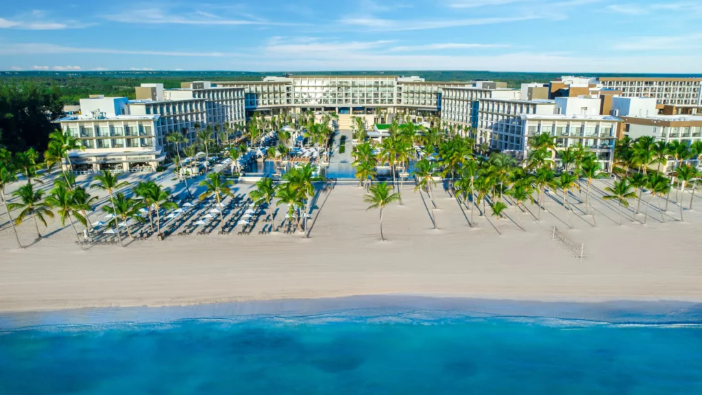 HYATT ZIVA Y ZILARA CAP CANA RANK IN 25 BEST FAMILY-FRIENDLY & ADULTS-ONLY RESORTS