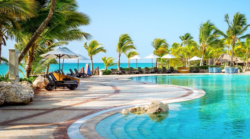 SANCTUARY CAP CANA HAS ONE OF THE COOLEST POOLS OF 2020