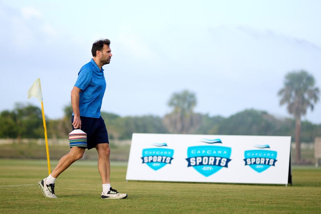 The DR football team is established in Cap Cana to prepare for the match against Guatemala