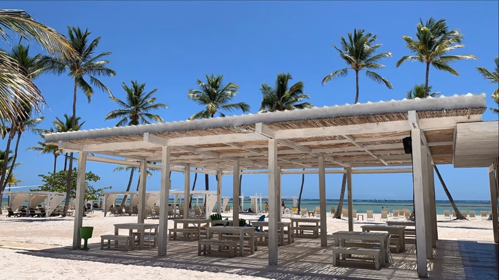 Juanillo Beach Cafe hace pre apertura en Playa Juanillo