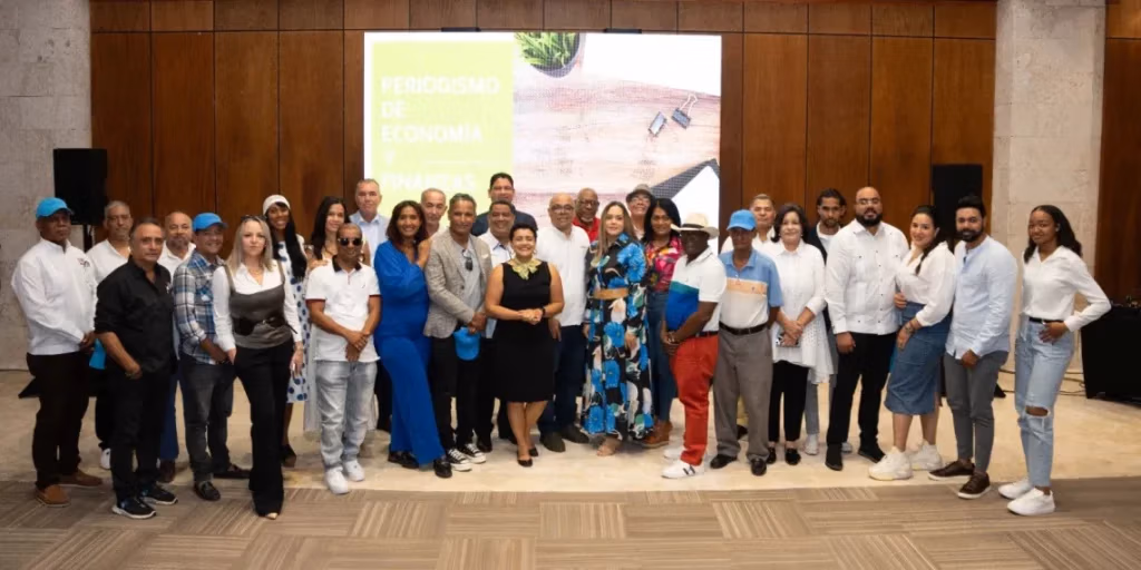 Jairon Severino imparte charla sobre periodismo económico junto a Cap Cana Ciudad Destino